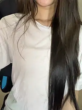 Yiyina_17 élő chatszobája