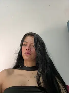 LiaCollings' Live Chat Room