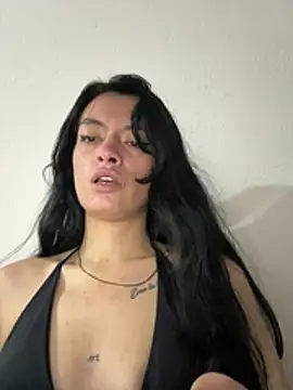 LiaCollings' Live Chat Room