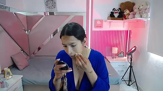 Mia_garcia28 Adlı Modelin Canlı Sohbet Odası