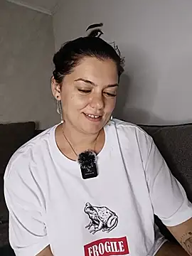 Noraa_me élő chatszobája