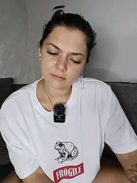 Sala de chat ao vivo de Noraa_me