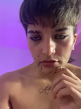 غرفة دردشة DayanaDG المباشرة