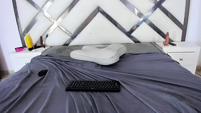 sienna_glow's Live Chat Room
