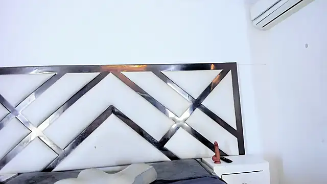 חדר צ'אט בשידור חי של sienna_glow