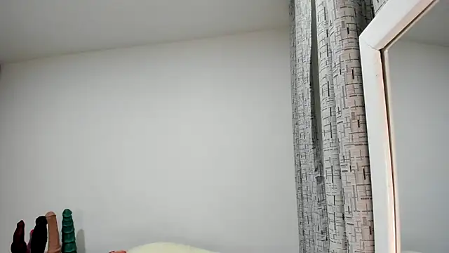 Živá chatovací místnost charlloteevans_X