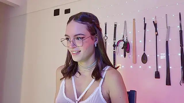 nina_kink Adlı Modelin Canlı Sohbet Odası