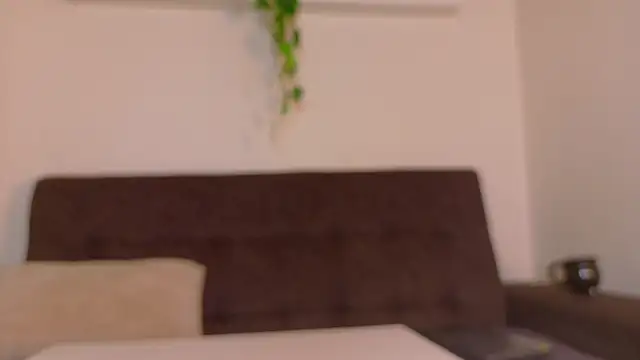 RiriiBrunette__ Adlı Modelin Canlı Sohbet Odası