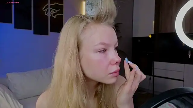 emilyshepar_d Adlı Modelin Canlı Sohbet Odası