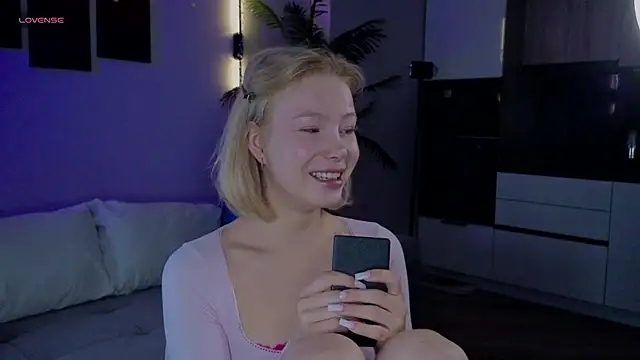 emilyshepar_d Adlı Modelin Canlı Sohbet Odası