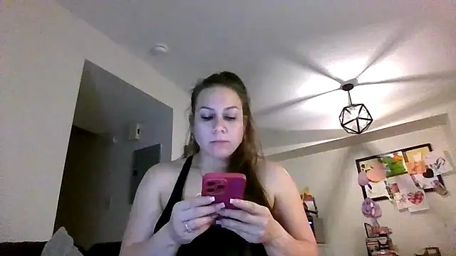 Chat soba uživo modela thedevinemama