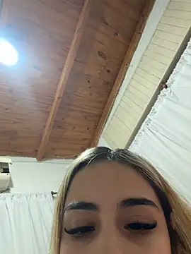 Babylovetierna1's Live Chat Room