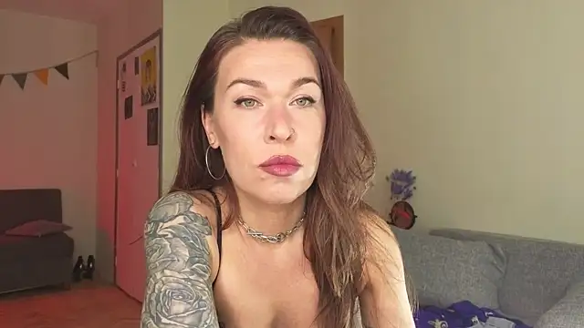 غرفة دردشة ReginaFoXXXy المباشرة