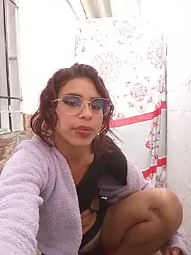 H_hiana Adlı Modelin Canlı Sohbet Odası