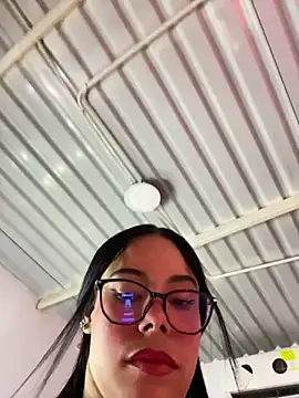 lesly_cutee Adlı Modelin Canlı Sohbet Odası