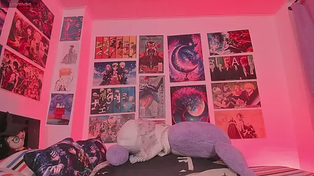 Živá chatovací místnost MissCurvyTop