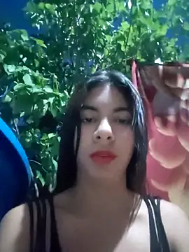 Živá chatovací místnost chaparritahot99