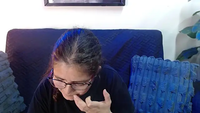 חדר צ'אט בשידור חי של Linda_banks_