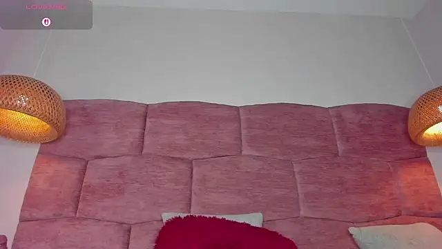 חדר צ'אט בשידור חי של dani_velvet