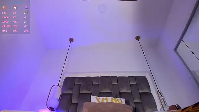 OnlyGia Adlı Modelin Canlı Sohbet Odası