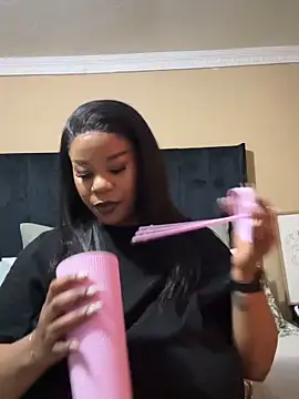 Sala de chat ao vivo de THICKBUNNYCHICKxxx