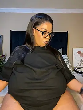 THICKBUNNYCHICKxxx Adlı Modelin Canlı Sohbet Odası