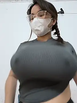 غرفة دردشة MiuMiu_lovee المباشرة