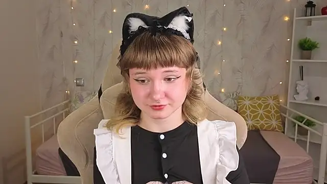 غرفة دردشة Tori_Cutie المباشرة