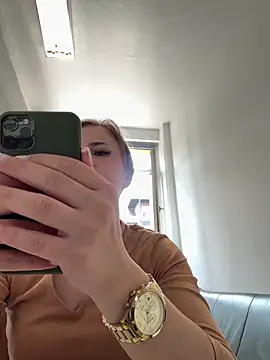 IsabellaEtha Adlı Modelin Canlı Sohbet Odası