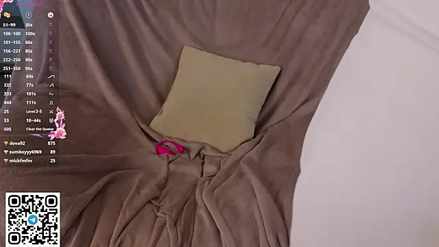 KristiGroune's Live Chat Room