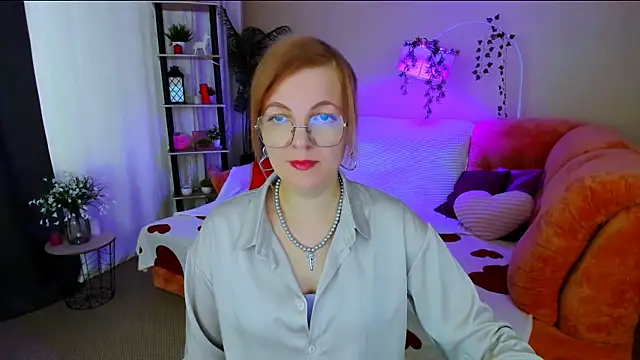 חדר צ'אט בשידור חי של YourUniverser