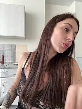 SakuraSara Adlı Modelin Canlı Sohbet Odası