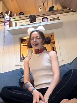 Seks show uživo modela marijacucu na kameri