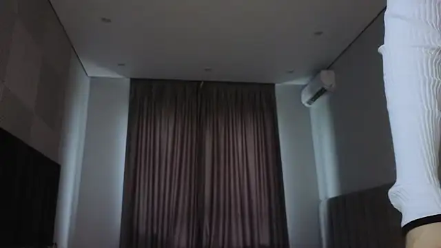 lunajii Live Chatraum