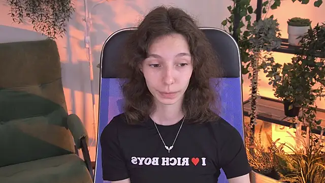 EmmanuellBrown élő chatszobája