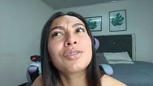 חדר צ'אט בשידור חי של Janne_