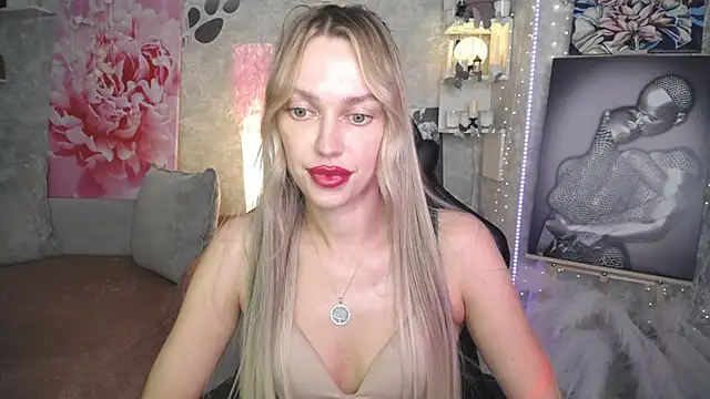 Chat soba uživo modela NickyAdamidi