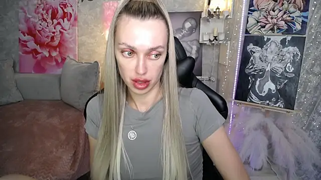 NickyAdamidi's Live Chat Room