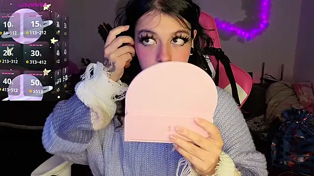 Pokój czatu na żywo – larah_uwu