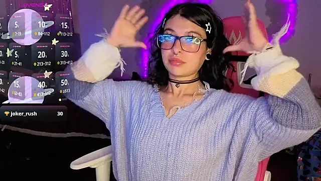 larah_uwu Live Chatraum