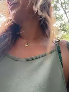 غرفة دردشة Nina_velvet01 المباشرة