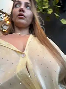 Nina_velvet01 即時聊天室