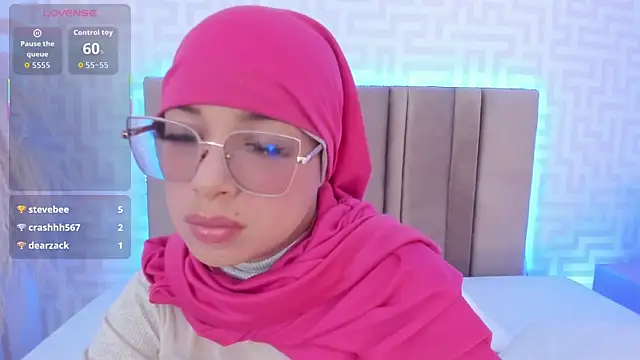 Živá chatovací místnost naishaa_
