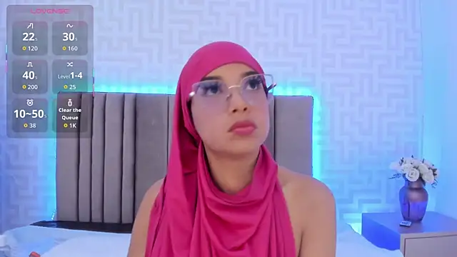 naishaa_'s Live Chat Room