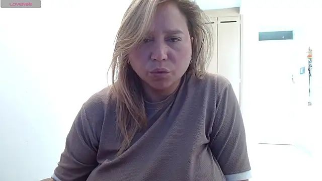 LauraReevesn Live chat-huone