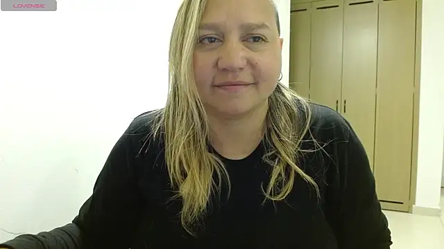 LauraReeves 现场聊天室