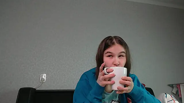 חדר צ'אט בשידור חי של litle_owl