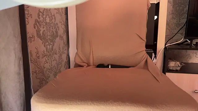 Sala de chat en directo de cutemilana_sexwife