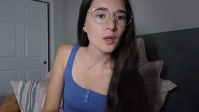 bambifarrina Adlı Modelin Canlı Sohbet Odası