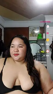 LianaCruzado's Live Chat Room